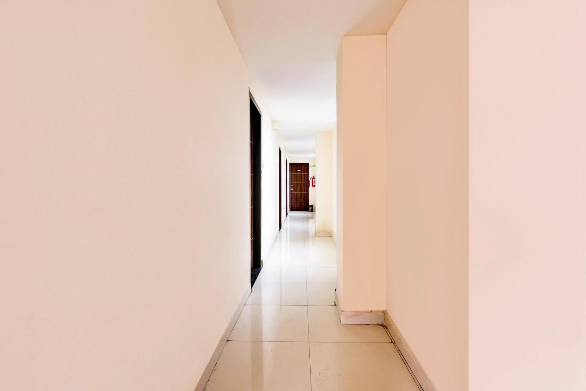 Super Hotel O Mahanadu Formerly Akshaya Bheemas Vijayawāda Eksteriør bilde