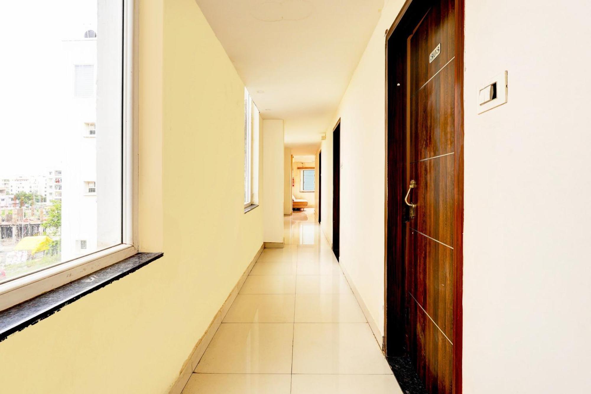 Super Hotel O Mahanadu Formerly Akshaya Bheemas Vijayawāda Eksteriør bilde